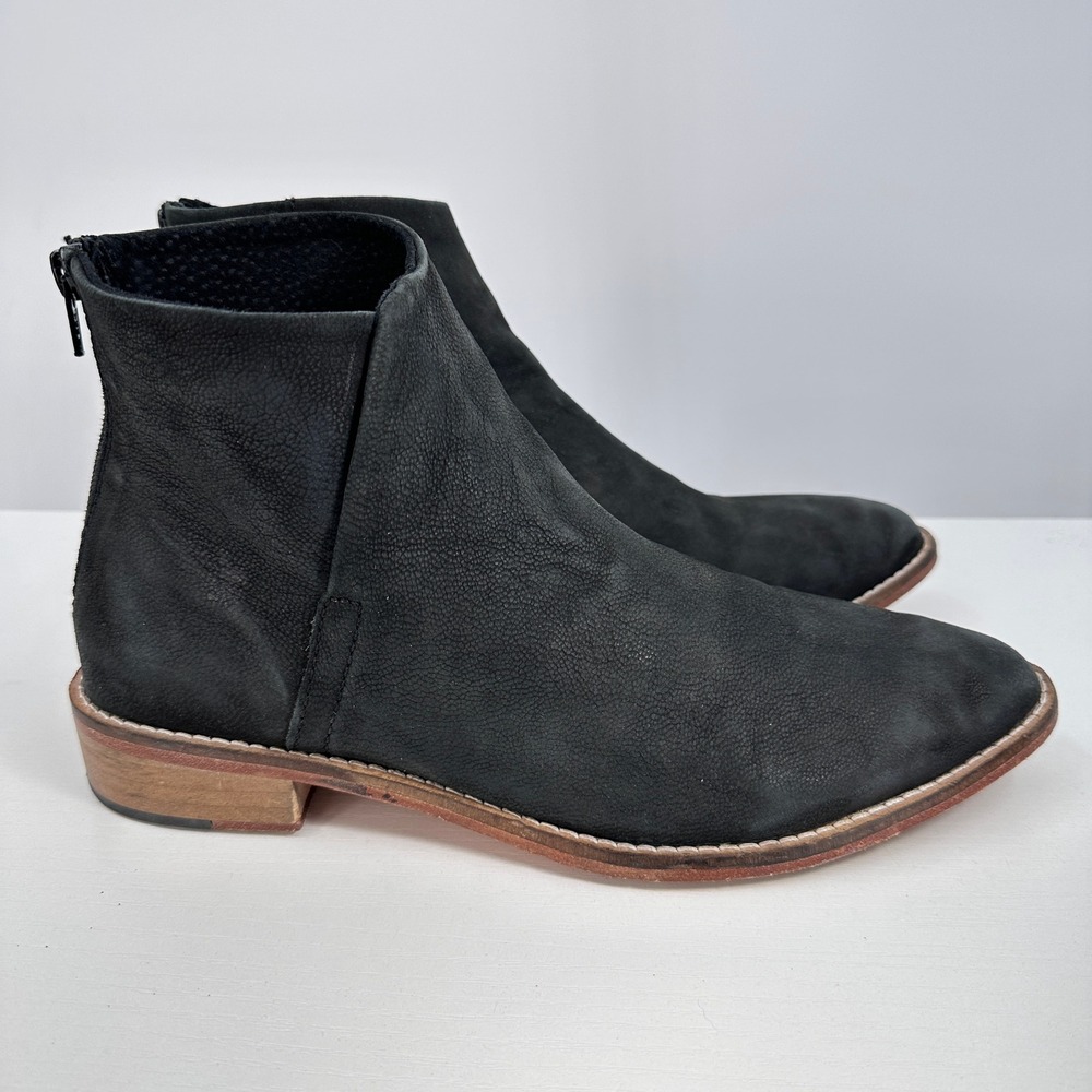 Free People Century Flat Ankle Boots 40 Black Leather Pointed Toe Rustic Indie
